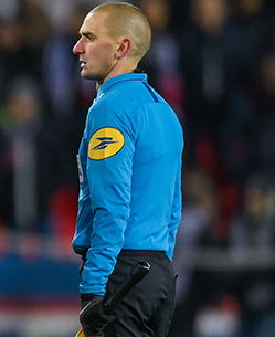 Arbitre et confiné